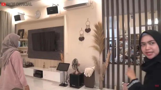 Rumah Ria Ricis direnovasi
