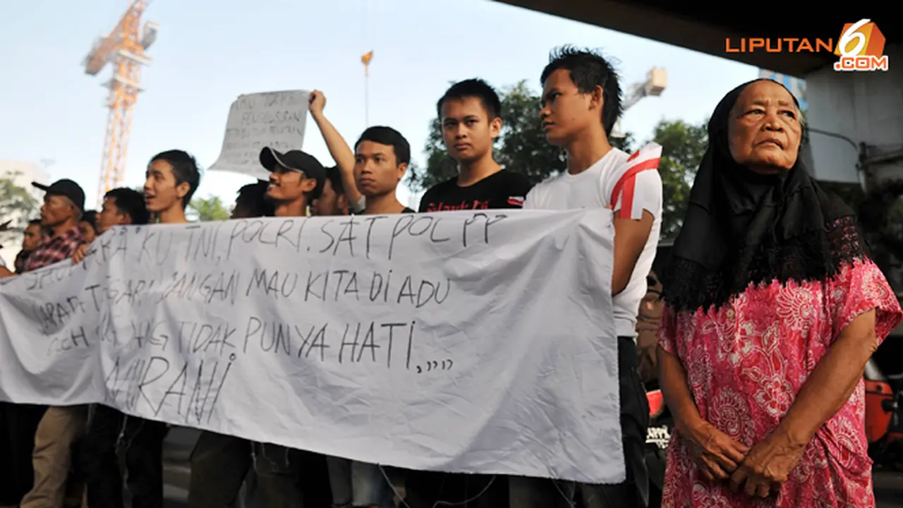 demo-pedagang-gondangdia4-130701b.jpg