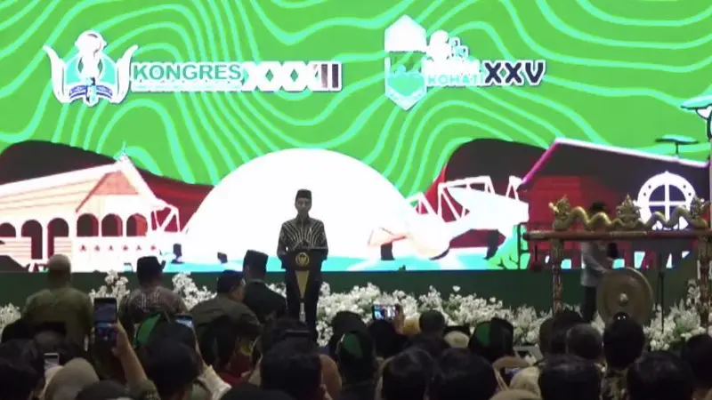Presiden Jokowi membuka kongres ke-32 Himpunan Mahasiswa Islam (HMI) di Pontianak, Kalimantan Barat, Jumat (24/11/2023) (Istimewa)
