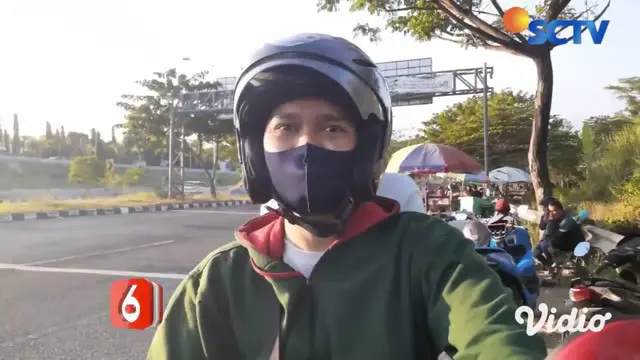 Hari kedua Lebaran Idul Adha, ratusan pengendara roda dua dari arah Bangkalan menuju Jembatan Suramadu di Sampang Jawa Timur, mengalami kepadatan pada Minggu sore.