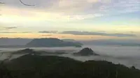 Indahnya Sensasi Negeri di Atas Awan Versi Balangan