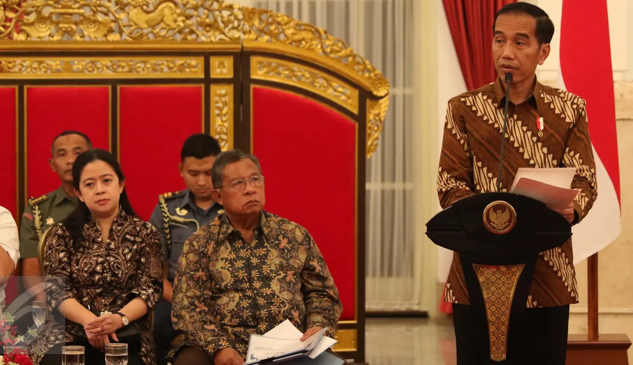 Presiden Joko Widodo (Jokowi) menggelar Sidang Kabinet Paripurna di Istana Negara, Jakarta Pusat, Rabu (15/3). Sidang kabinet ini dihadiri para menteri Kabinet Kerja dan Wakil Presiden Jusuf Kalla. (Liputan6.com/Angga Yuniar)