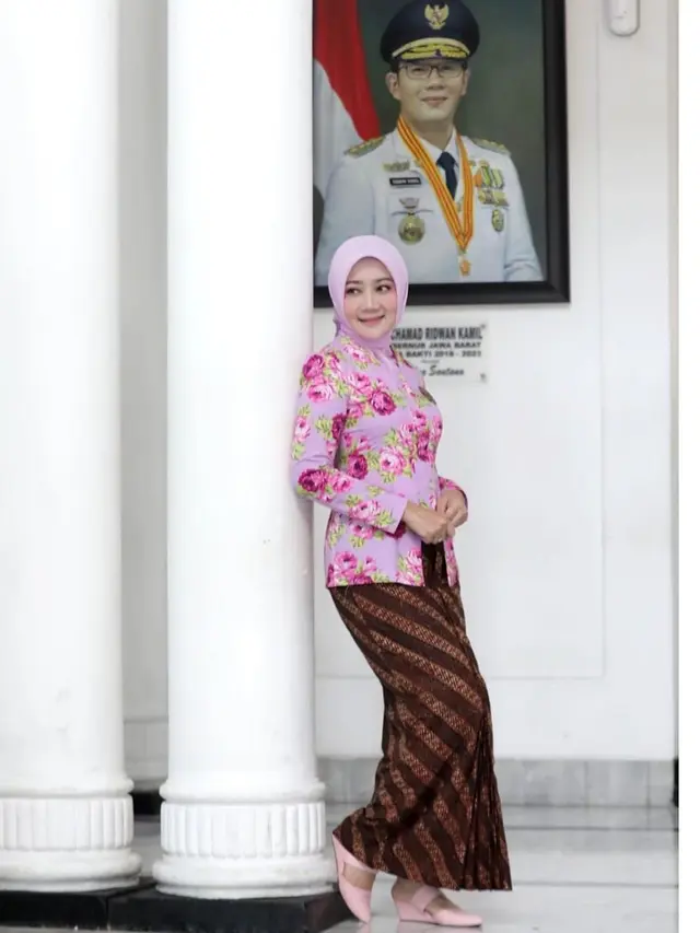 8 Gaya Atalia Praratya yang Dikabarkan Lolos jadi Anggota DPR RI, Kerap Tampil Anggun Dibalut Kebaya hingga Batik