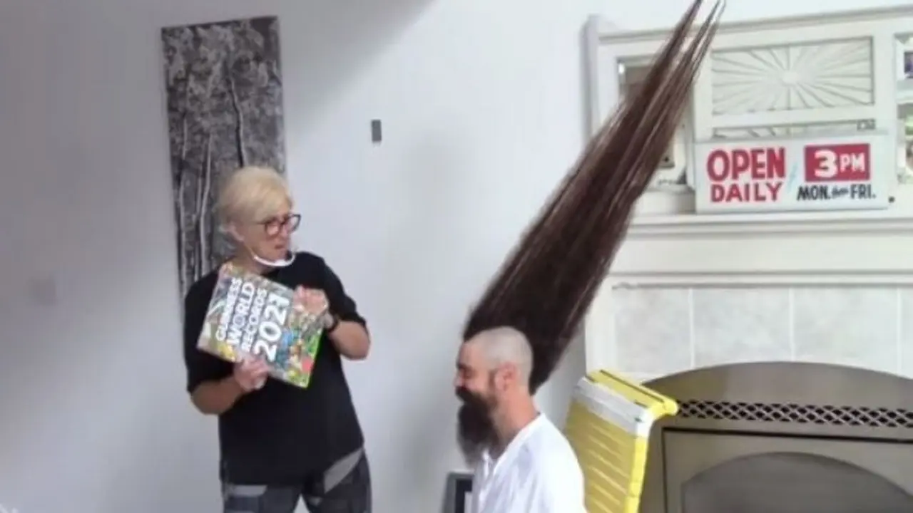 Rambut Mohawk Tertinggi