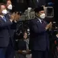 Presiden Korea Selatan Moon Jae- In (kiri) dan Menteri Pertahanan RI Prabowo Subianto (kanan) saat peluncuran protipe KF-21 KFX/IFX 9 April 2021. (Kemhan.go.id)