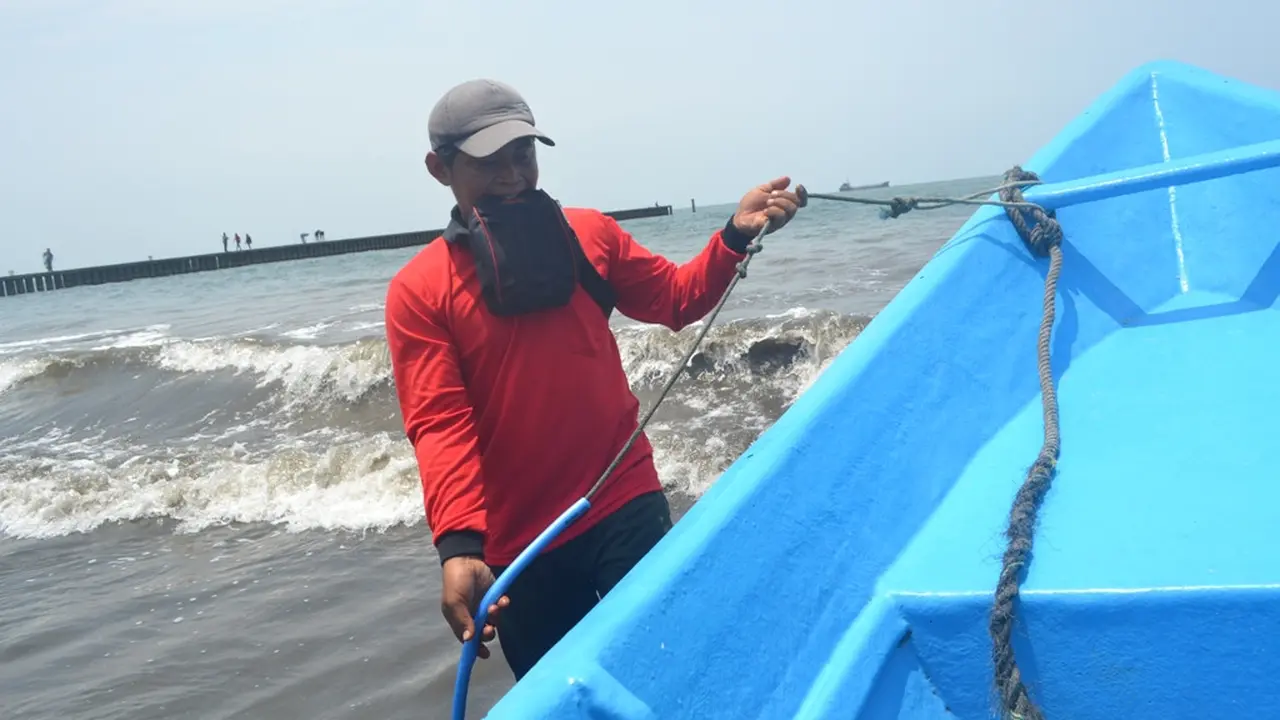 Perahu berbahan bakar gas tak bisa digunakan di Laut Selatan Cilacap. (Foto: Liputan6.com/Muhamad Ridlo)