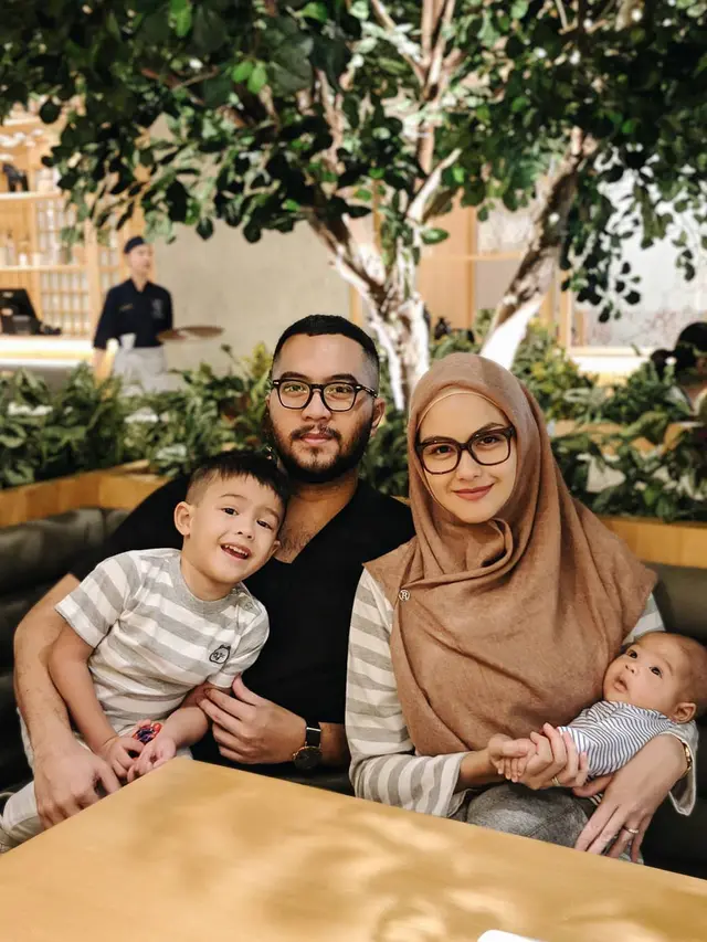 [Fimela] Revalina S Temat