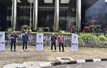 MAKI Sindir KPK soal Tahanan Rumah Yaqut Pakai Banner “Penghargaan”