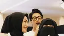 Sintya yang belakangan memakai hijab bahkan dipuji Umi Pipik, ibu Abidzar. Istri almarhum Jefri Al Buchori ini mengatakan sosok Sintya merupakan orang tomboy tapi muslimah. (Liputan6.com/IG/@sintyamarisca)