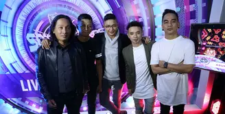Setelah menjabat sebagai Wakil Walikota Palu, Pasha tidak lagi aktif sebagai vokalis Ungu. Dalam malam penghargaan SCTV Music Awards 2016, Pasha memberikan kejutan pada bandnya. (Nurwahyunan/Bintang.com)