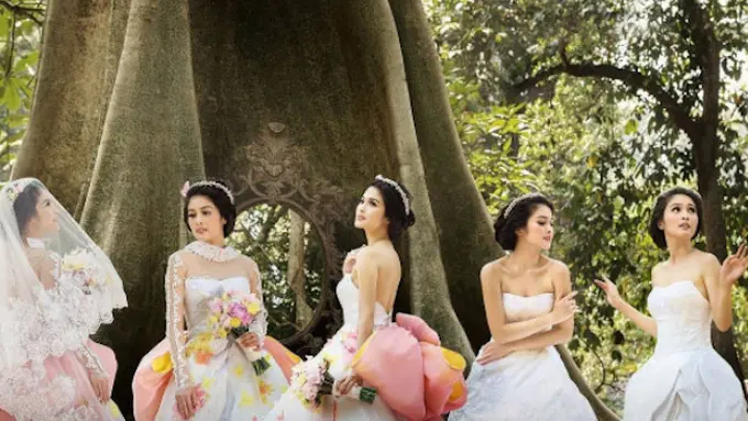 [Bintang] Baju pengantin Dominique Nadine