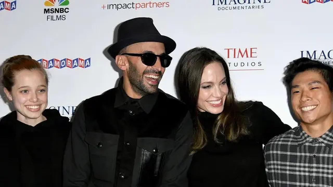 Mengupas Gaya Parenting Multikultural Ala Angelina Jolie