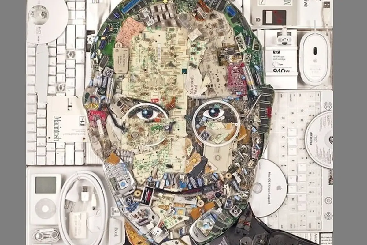 Keren, Foto Steve Jobs Dibuat Dari Limbah Elektronik