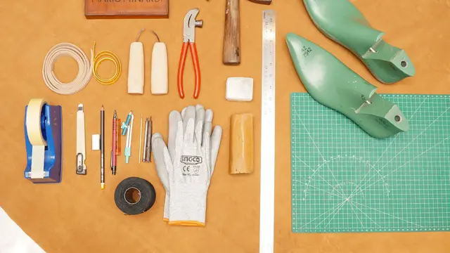 Melihat Lebih Dekat Seni Membuat Sepatu Kulit Italia di Arte Vivente Mario Minardi