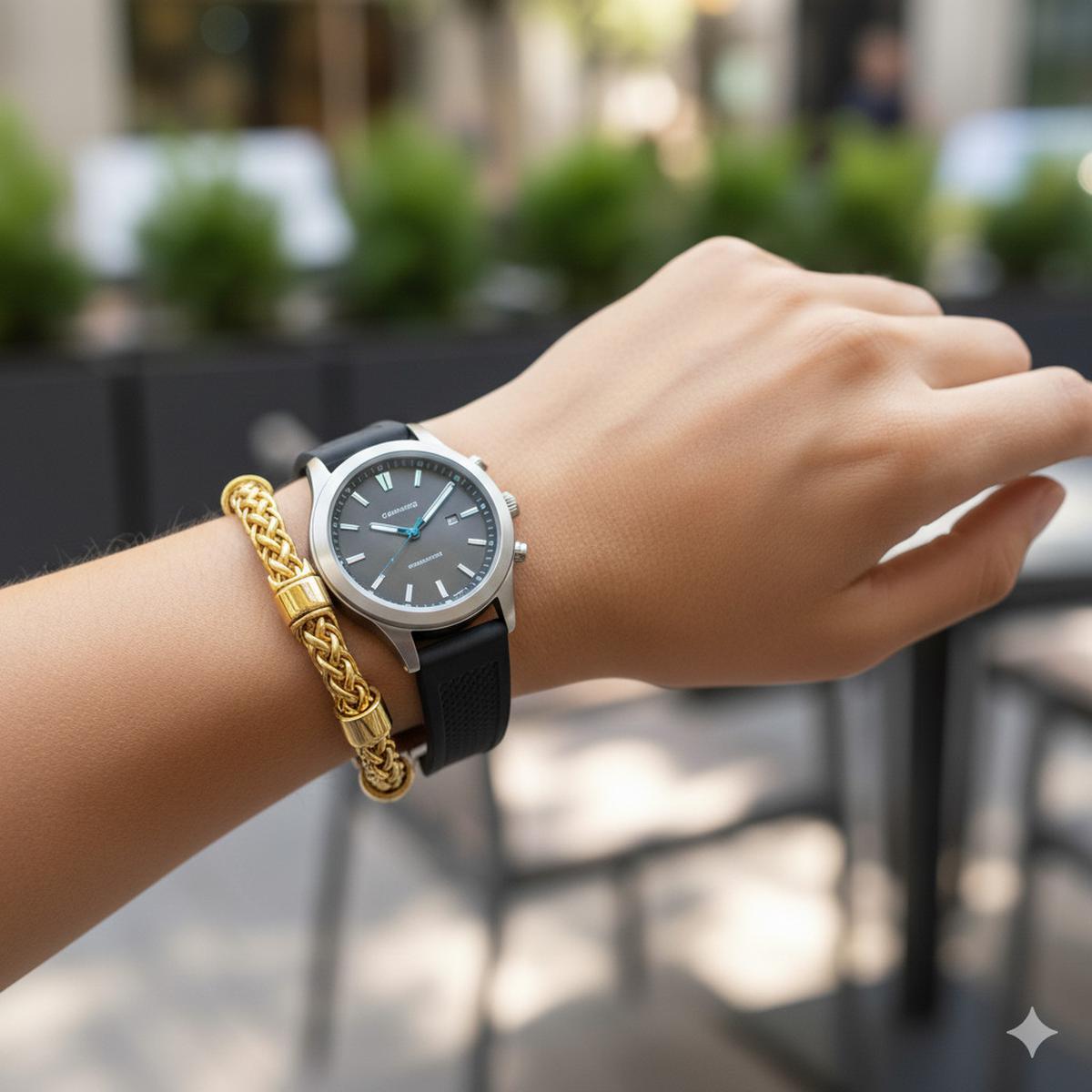 Gelang Rantai Kulit Emas Desain Sporty