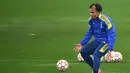 Pemain Juventus Weston McKennie menghadiri sesi latihan jelang menghadapi Zenit St. Petersburg pada pertandingan sepak bola Liga Champions di tempat latihan Continassa, Turin, Italia, 1 November 2021. (Isabella BONOTTO/AFP)