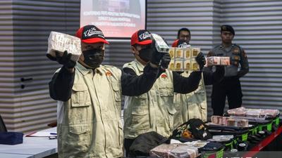 KPK Sita Rp21,2 Miliar Barang Bukti dalam OTT Bupati Sukoharjo