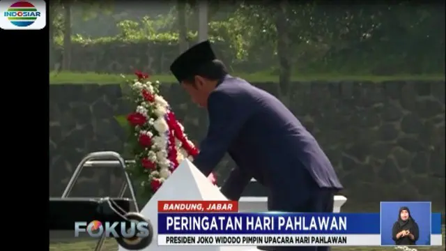 Hormati Jasa Pahlawan, Jokowi Tabur Bunga di TMP Bandung