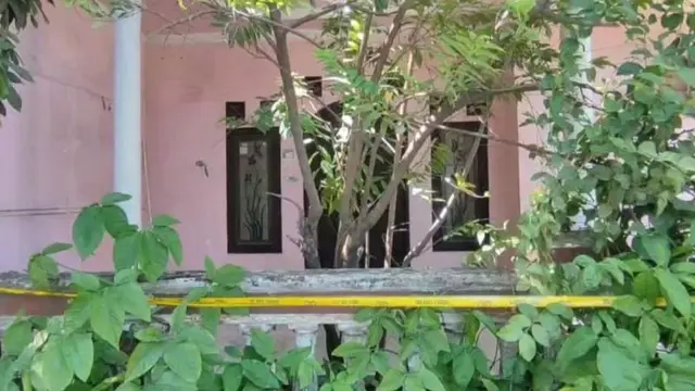 Lokasi penemuan lima mayat terkubur dalam satu liang lahat di Indramayu. Foto Antara