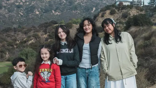 Potret Keluarga Andhika Pratama dan Ussy Sulistiawaty ke Amerika Serikat (credit: https://www.instagram.com/ussypratama/).