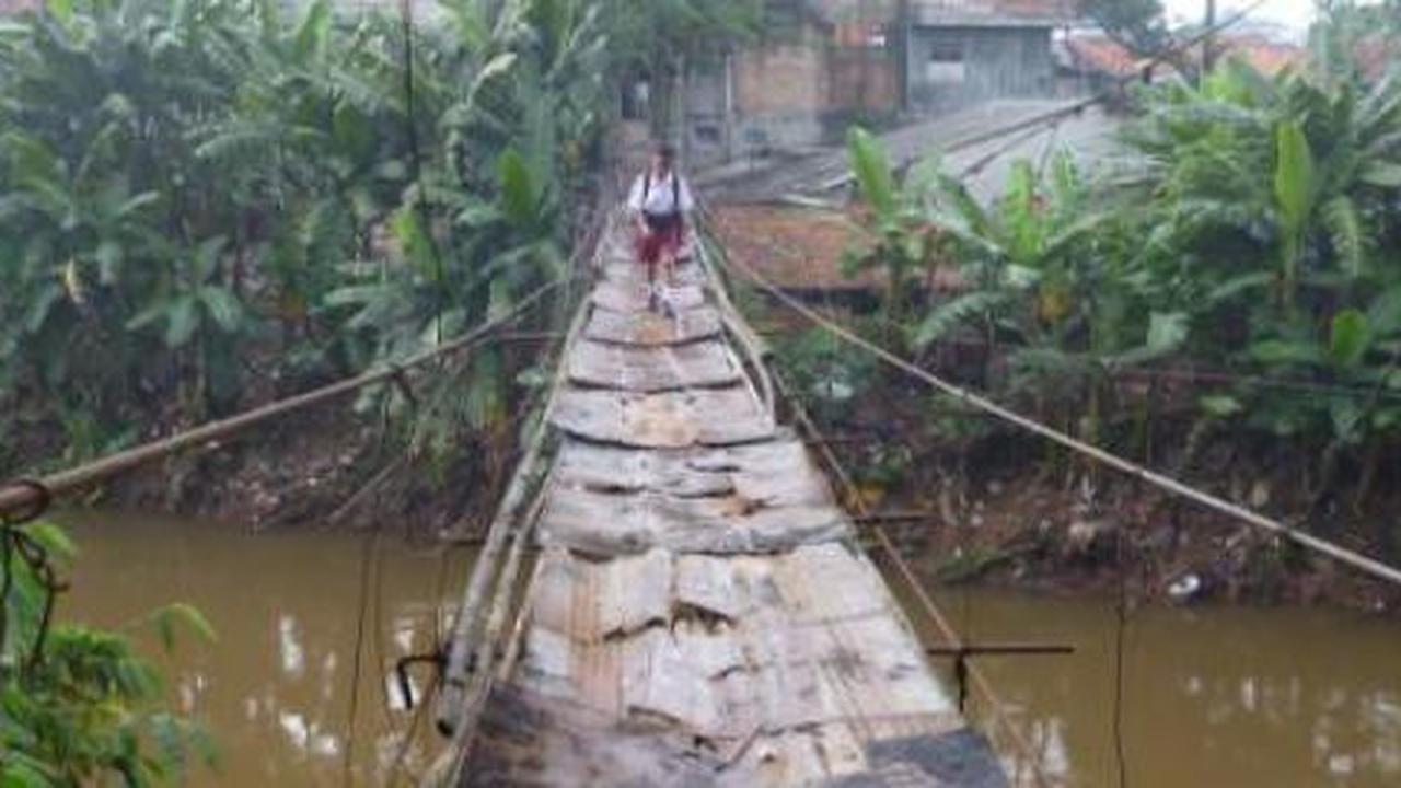 Jembatan ala Indiana Jones ada di Jakarta