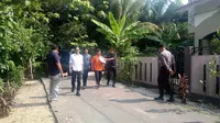 Rekonstruksi penganiayaan siswa SMA Taruna Indonesia yang diperankan tersangka OB (Liputan6.com / Nefri Inge)