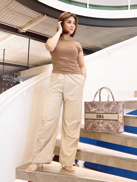 <p>[Instagram/dhenaaldhaliadevanka]</p>