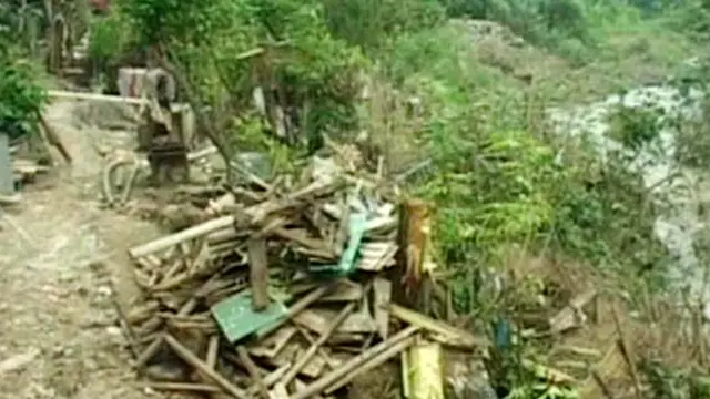 [VIDEO] 3 Rumah Rusak Berat Akibat Longsor Tebing KBT Semarang