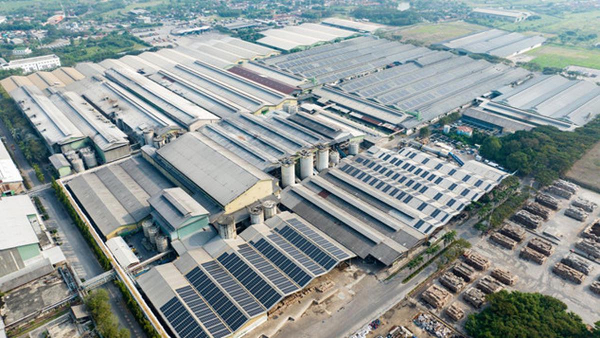 2 Pabrik Alat Kesehatan di Jawa Timur Pasang Sumber Listrik dari Matahari