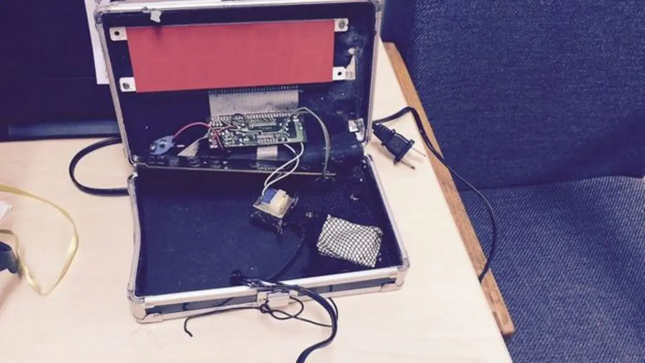 Barack Obama: Jam Bagus Ahmed Mohamed. Mau Bawa ke Gedung Putih?