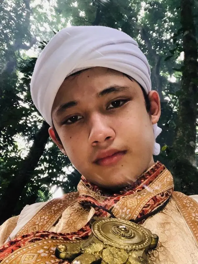 Alwi Assegaf (https://www.instagram.com/p/CH3CUTPDsjc/)