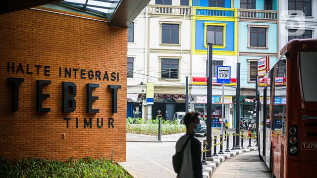 Wajah Baru Halte Integrasi Stasiun Tebet