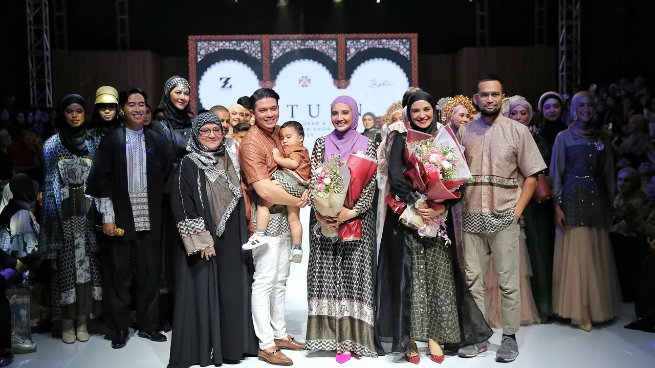 Sambut Ramadan, Zaskia Sungkar-Shireen Sungkar Rilis Koleksi Busana Muslim Bernuansa Tradisional