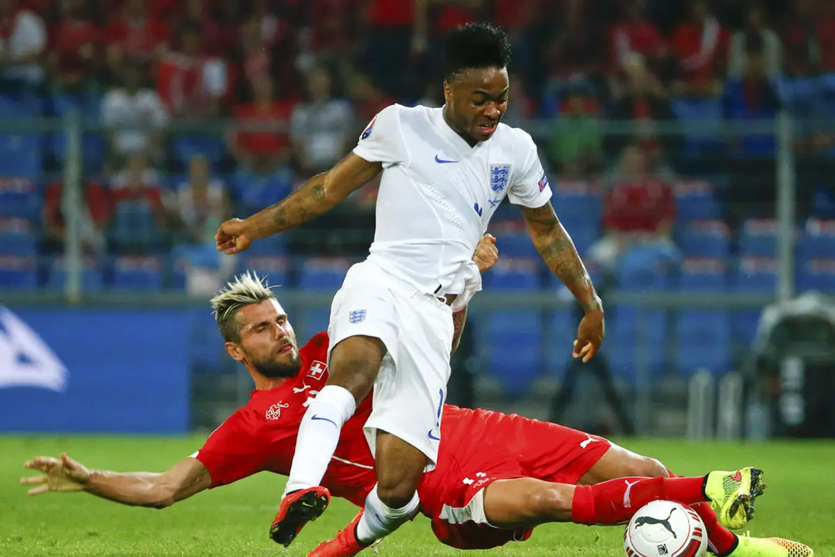 Tekuk Swiss, Inggris Raih Kemenangan Perdana