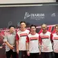 Dari kiri ke kanan: Program Director Bakti Olahraga Djarum Foundation sekaligus Ketua PB Djarum Yoppy Rosimin, Kooridnator Tim Pencari Bakat Atlet Putra Fung Permadi, mantan atlet ganda putra peringkat 1 dunia asal PB Djarum Kevin Sanjaya Sukamuljo, Ketua Tim Pencari Bakat Audisi Umum PB Djarum 2024 Sigit Budiarto, dan Koordinator Tim Pencari Bakat Atlet Putri Yuni Kartika saat hadir dalam konferensi pers di GOR Djarum Jati, Kudus, Jawa Tengah pada Rabu (11/9/2024). (Liputan6.com/Melinda Indrasari)