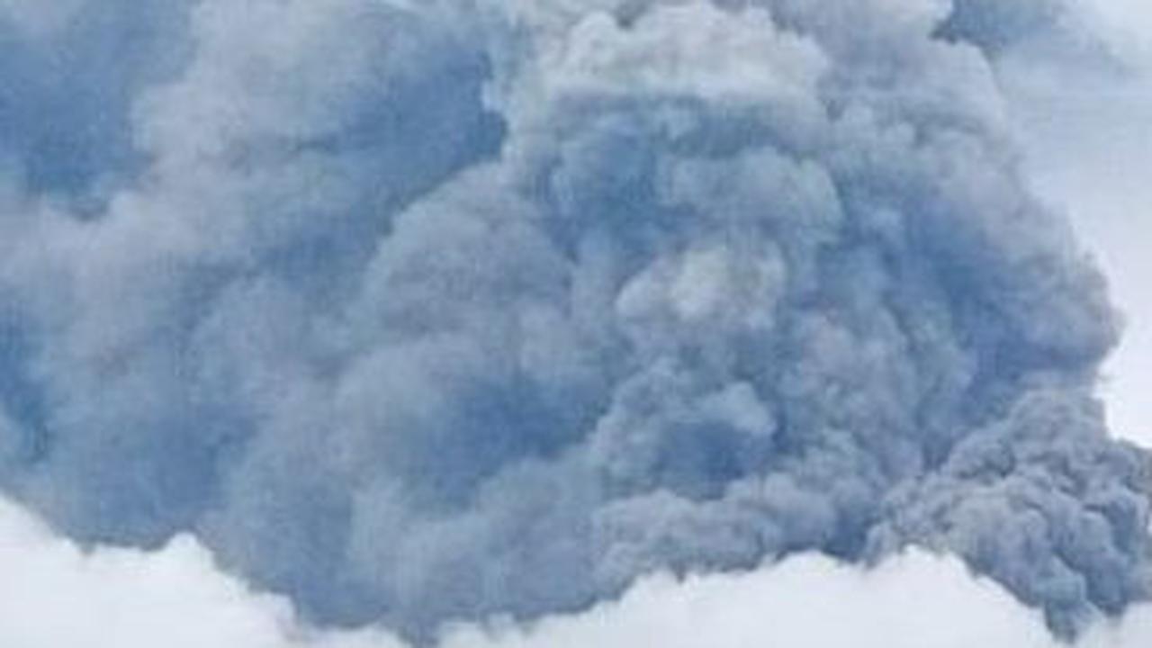 Gunung Marapi Sumatera Barat Erupsi Lagi, Pendaki Diminta Tidak Memasuki Radius 4,5 Kilometer