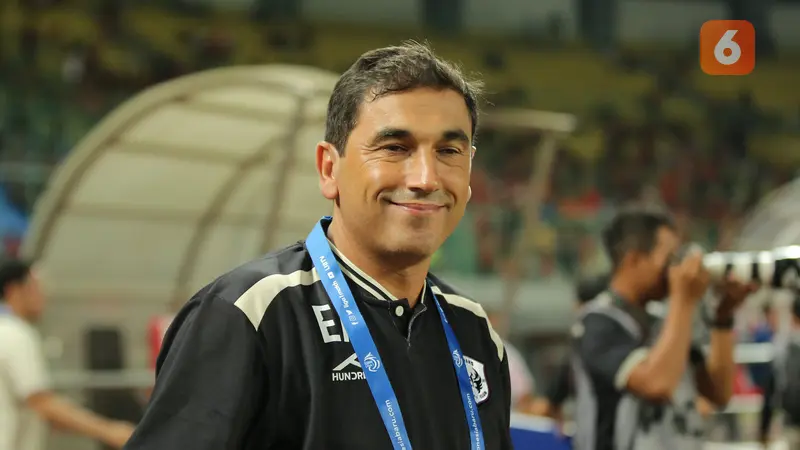 Pelatih RANS Nusantara FC, Eduardo Almeida.