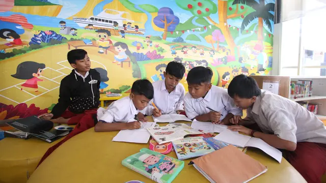 Hari Buku Anak Internasional: 5 Cara Meningkatkan Minat Baca Anak  (Liputan6.com/Angga Yuniar)