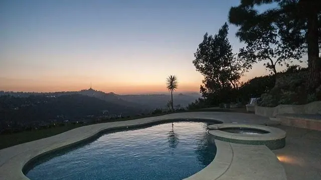 [Bintang] Chris Evans