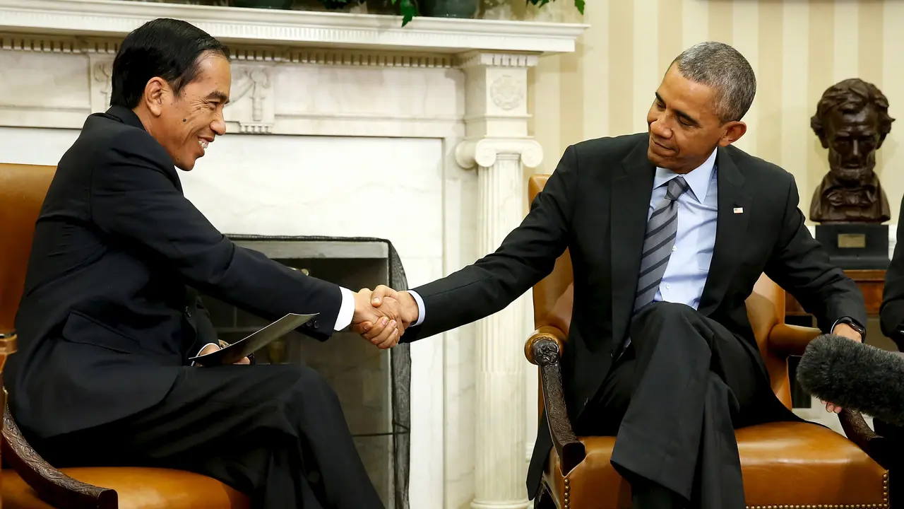 20151026-Begini Suasana Akrab Saat Jokowi dan Obama Bertemu-Amerika