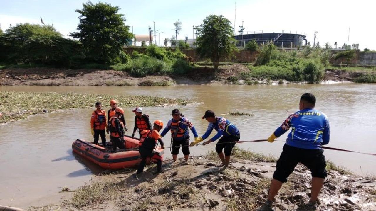 Tim SAR Gabungan Karawang Berhasil Temukan Korban Tenggelam di Sungai Citarum Setelah Tiga Hari Pencarian