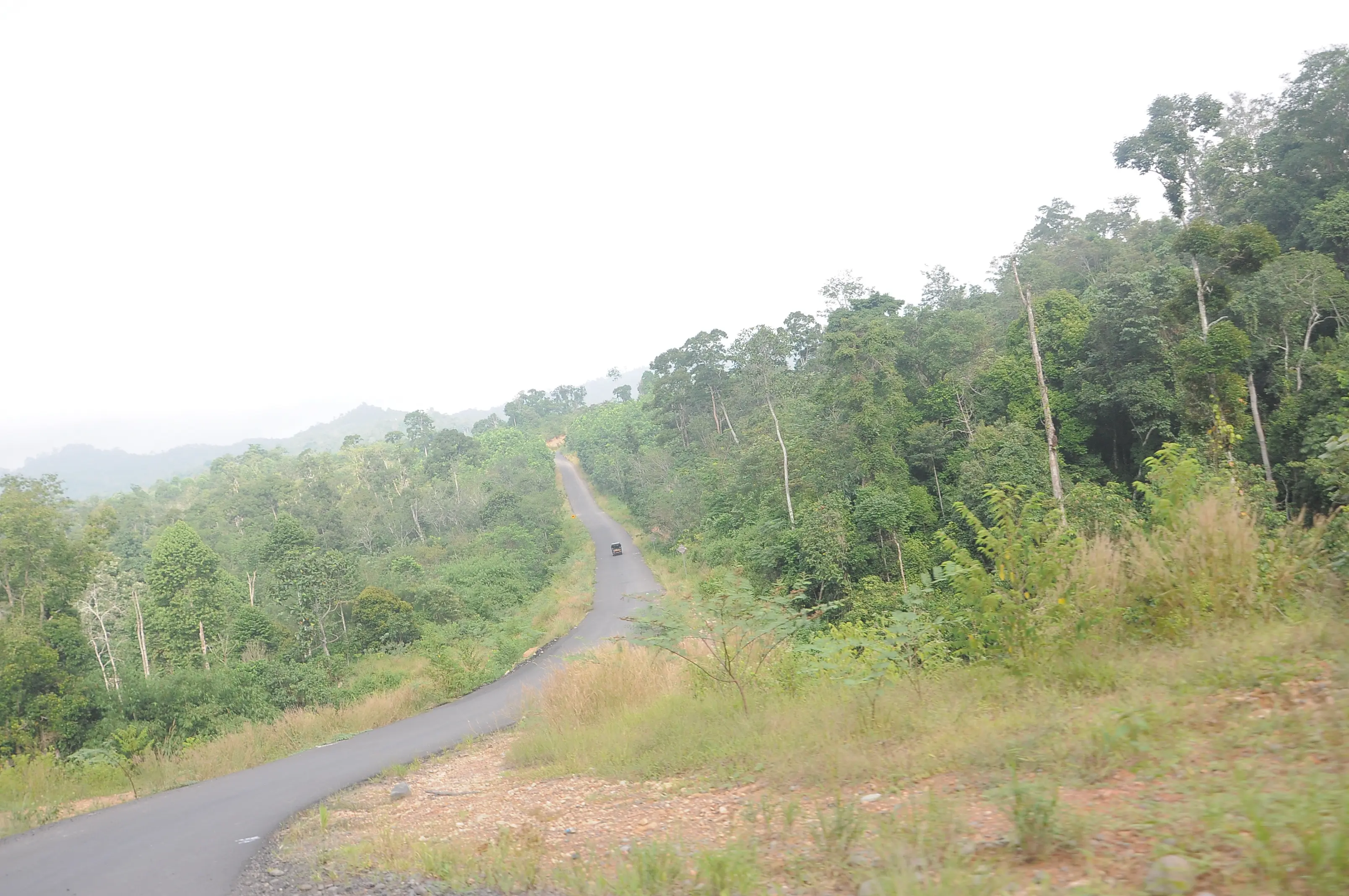 Jalur transportasi dari Kecamatan Tebingtinggi menuju Kecamatan Muara Pinang Kabupaten Empat Lawang Sumsel (Liputan6.com / Nefri Inge)