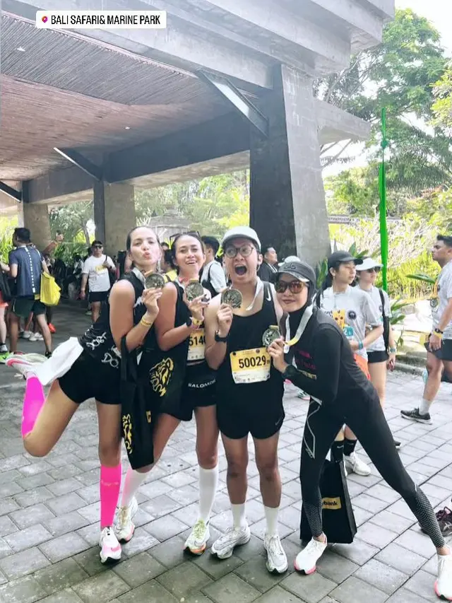 7 Potret Nia Ramadhani Ikut Marathon di Bali, Sepatunya Sampai Jebol