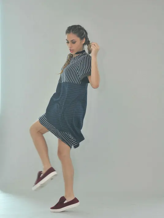 Dalam hal menjalankan usaha, Valerie banyak berguru dengan Luna Maya yang lebih dulu terjun dalam bisnis. Beruntung, kedua orangtua Valerie ikut mendukung dengan bisnis kecantikannya. (Nurwahyunan/Bintang.com)