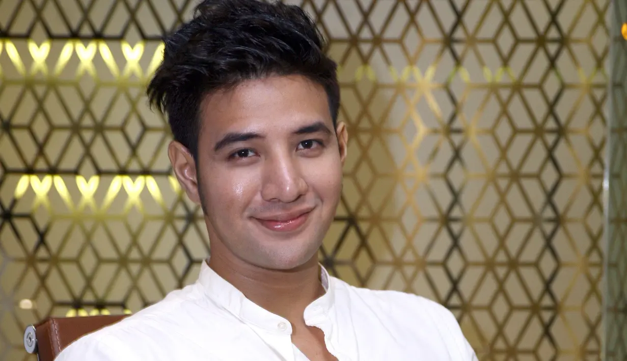 Terkait beberapa waktu lalu yang berjalan-jalan di sebuah mall, menurutnya tak ada yang salah. Lantaran ia tak lagi menjalani proses hukuman penjara. Sidang putusan Ammar sudah diputus selesai dan inkrah sejak 23 November silam. (Nurwahyunan/Bintang.com)