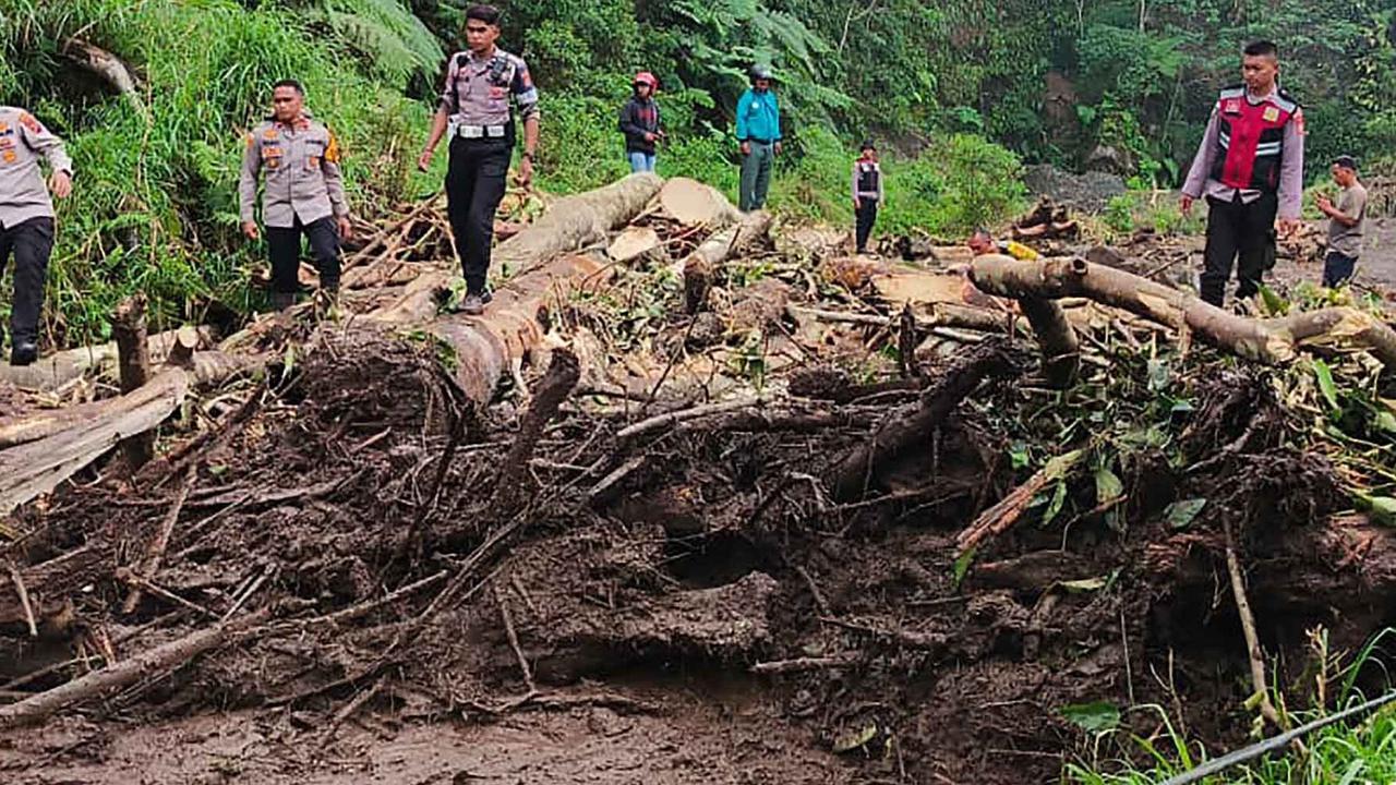 FOTO: Banjir Bandang Terjang Mauponggo, 6 Korban Jiwa dan 4 Warga Hilang