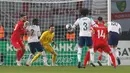 Namun kemudian gol bunuh diri Jani Atanasov pada menit ke-59 menguntungkan Inggris. (AP Photo/Boris Grdanoski)