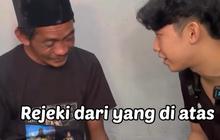 Pecah Tangis Sonhaji Penjual Es Teh Viral Dapat Bantuan Uang Tunai Rp100 Juta dari Willie Salim