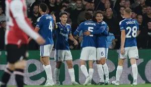 Como Banyak Belajar dari Kekalahan di De Kuip