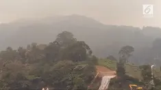 Pertandingan paralayang nomor cross country ditunda akibat kabut tebal menyelimuti kawasan Puncak Lokasi Pertandingan